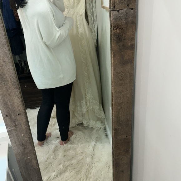 Cupio Women's White Cowl Neck Sweater size large new with tags - Picture 2 of 8